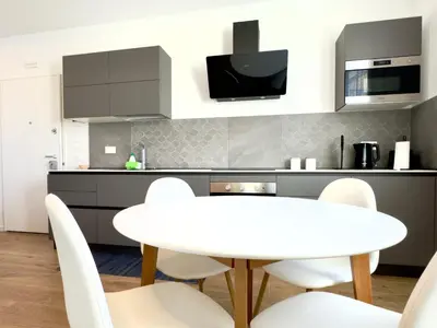 Cucina o angolo cottura di 20 min Venezia Modern Apartament with terrace