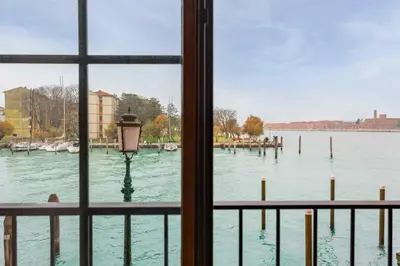 Vista sul fiume nelle vicinanze dell'appartamento