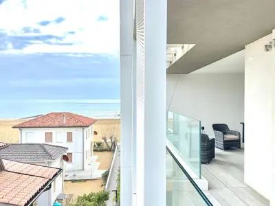 Balcone o terrazza di Tahiti Suite Frontemare - Jesolo - FAMILY APARTMENT