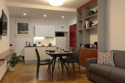 Cucina o angolo cottura di La Basilica Luxury Apartment - Close to the City Center and Fiera di Vicenza