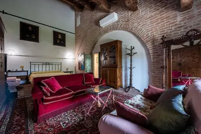 Area soggiorno di Big Scuderia Country Mansion 5500SquareFeet