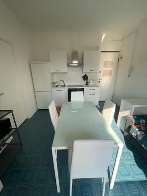Cucina o angolo cottura di tiny house appartamento x2