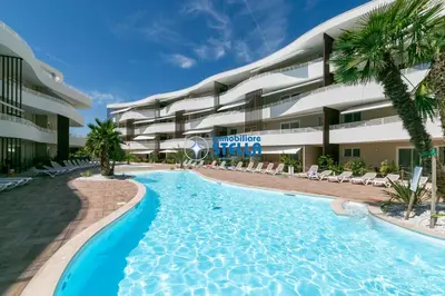 Piscina di Baia Dorata o nelle vicinanze