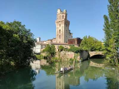 Vista sul fiume nelle vicinanze dell'appartamento