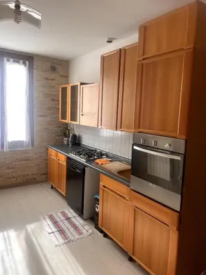 Cucina o angolo cottura di Venezia, 100 mt to Station, Free parking, Shuttle Airport, Train Station, Wi fi, Via Pasubio 1