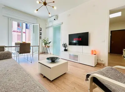 TV o dispositivi per l'intrattenimento presso Modern Suite 10 min to Venice & Private Parking