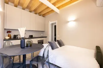 Cucina o angolo cottura di PALAZZO CIVIDALE Central Luxury Apartment B