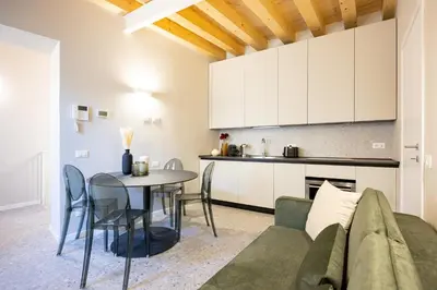 Cucina o angolo cottura di PALAZZO CIVIDALE Central Luxury Apartment B
