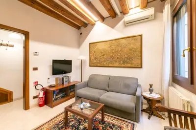 TV o dispositivi per l'intrattenimento presso Angolo segreto