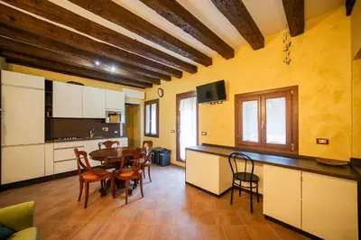 Cucina o angolo cottura di Secret Garden - comfortable and central