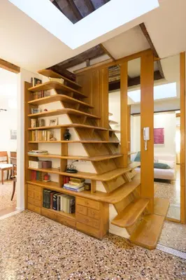 Biblioteca nell'appartamento
