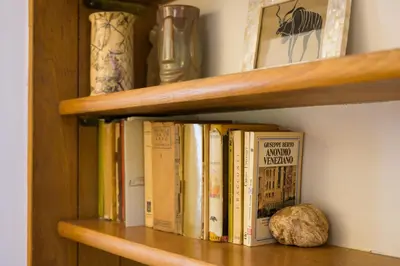 Biblioteca nell'appartamento