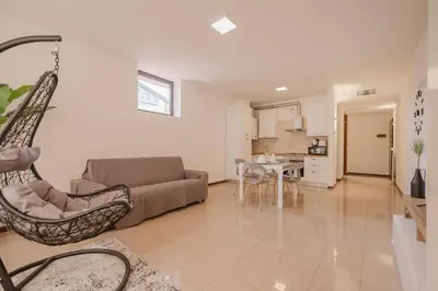 Cucina o angolo cottura di Unico Apt 8, 4 ospiti, parcheggio gratis, 10 minuti da Venezia