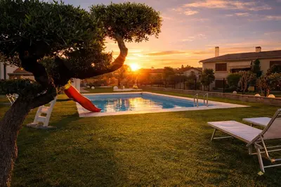 Piscina di House with pool and park - Convenient for Venice and the sea! o nelle vicinanze