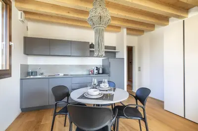 Cucina o angolo cottura di Molino 2 by WelcHome
