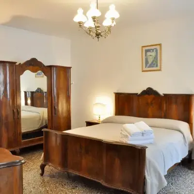 Corte Formenta Home - Canal view
