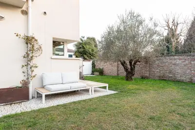 Giardino di GuestHost- Exclusive Villa with Private Garden