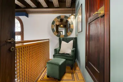 Area soggiorno di The Yacht House Canal View
