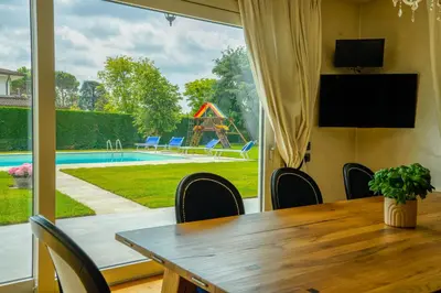 Piscina di Villa Isabel - Venice Retreat with Pool o nelle vicinanze