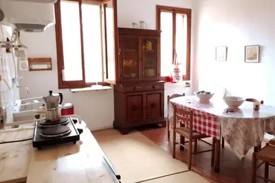 Planimetria di Scenic Artist's Home on Canal in City Center 100 Square Meters