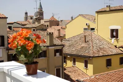 Vista generica su Chioggia o vista sulla città dall'interno dell'appartamento