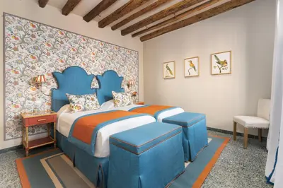Letto o letti in una camera di La Dimora di Lady J Amazing Brandnew property with 6 luxury bedrooms!