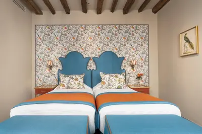 Letto o letti in una camera di La Dimora di Lady J Amazing Brandnew property with 6 luxury bedrooms!