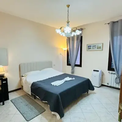 Queen Venice Apartment