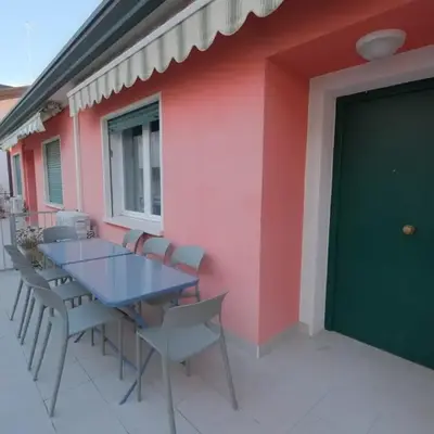 CASA ROSSA tre camere in centro