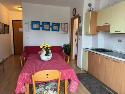 Cucina o angolo cottura di Beachfront apartment free park - Jesolo beach
