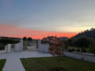 Alba o tramonto visti dall'interno dell'appartamento o dai dintorni