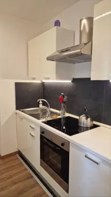 Cucina o angolo cottura di zona Ospedali - piano terra tranquillo - clima - Nina