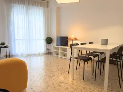 TV o dispositivi per l'intrattenimento presso Centro Commerciale 4 - Home Immobiliare
