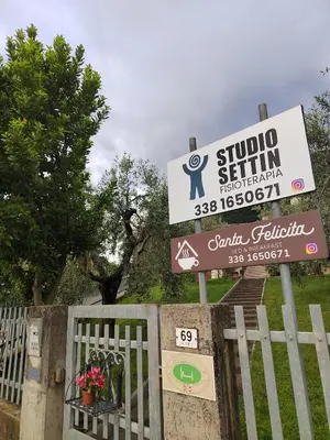 Certificato, attestato, insegna o altro documento esposto da Bed and breakfast santa felicita