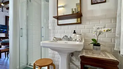 Bagno di Ca' Angelica Canal View