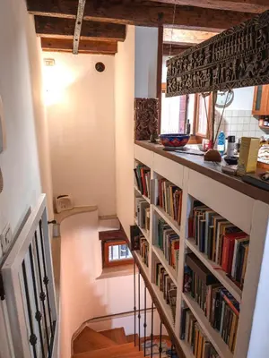 Biblioteca nell'appartamento