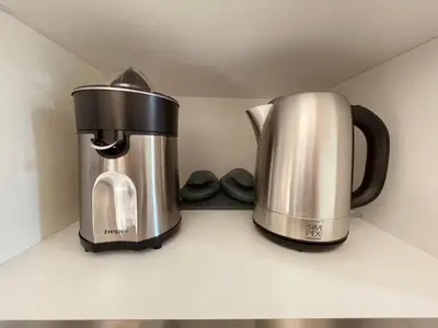Set per la preparazione di tè e caffè presso Elegant Apartment near Prato della Valle & Basilica Santo