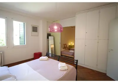 Letto o letti in una camera di CANAL-VIEW, Apartment in Venice