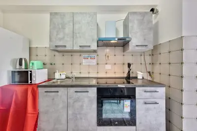 Cucina o angolo cottura di Arish Downtown Venice Apartment