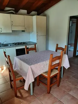 Cucina o angolo cottura di Accommodation in Sant'Erasmo Venice 3