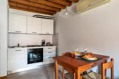 Cucina o angolo cottura di i-HOMES Pescaria Apartment