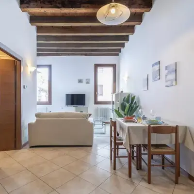 i-HOMES Pigafetta Apartment
