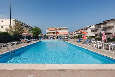 Piscina di Bright Summer Studio Pool-Parking -30m dal Mare o nelle vicinanze