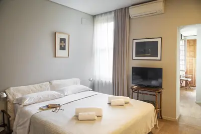 TV o dispositivi per l'intrattenimento presso Rio Barnaba Grande - Property with Garden & Terrace - LOCAPPART