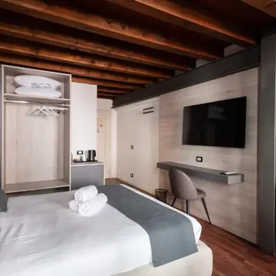 GuestHost - Santo 86 Luxury Rooms