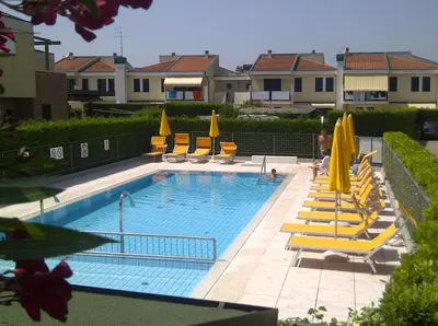Piscina di Residence Vecchio Faro o nelle vicinanze