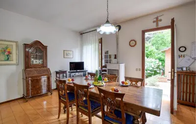 TV o dispositivi per l'intrattenimento presso Stunning Apartment In Montebelluna
