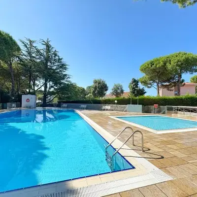 Blu Mare Piscina Spiaggia Giardino e Centro