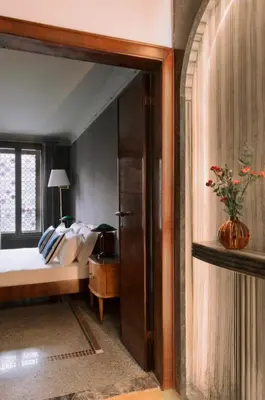 Letto o letti in una camera di Ca Dadda terrace at Rialto Bridge -historic residence equipped with all comforts