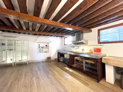 Cucina o angolo cottura di Ca' Consorti ai Gesuiti - 2 bedrooms on the Lagoon stage
